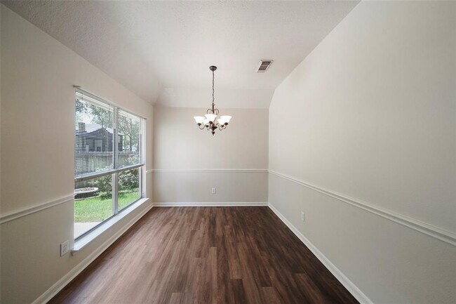 Building Photo - 306 W Little Oak Ct