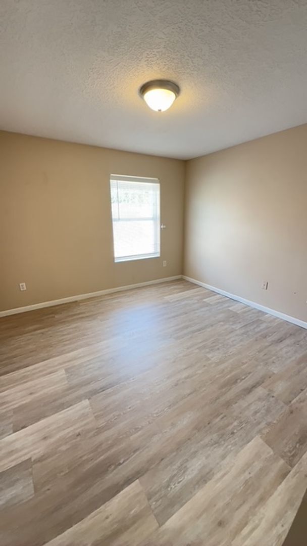 Building Photo - Beautiful 3 bedroom 2 bath home in Mirabel...
