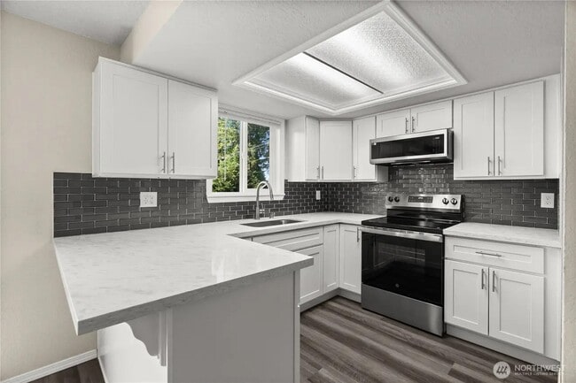 Building Photo - 502 Tullis St NE