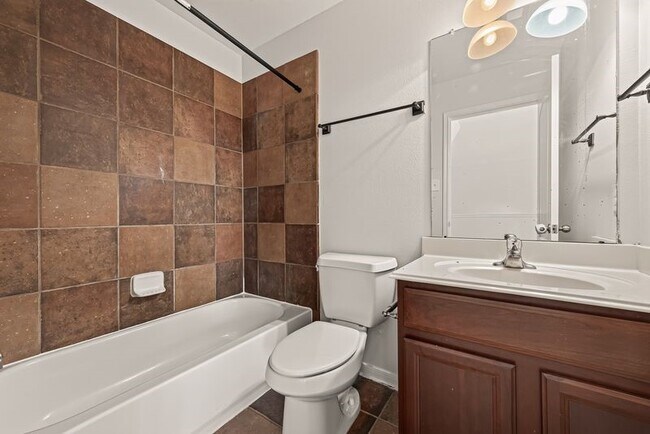 Building Photo - 26414 Forest Pine Ln