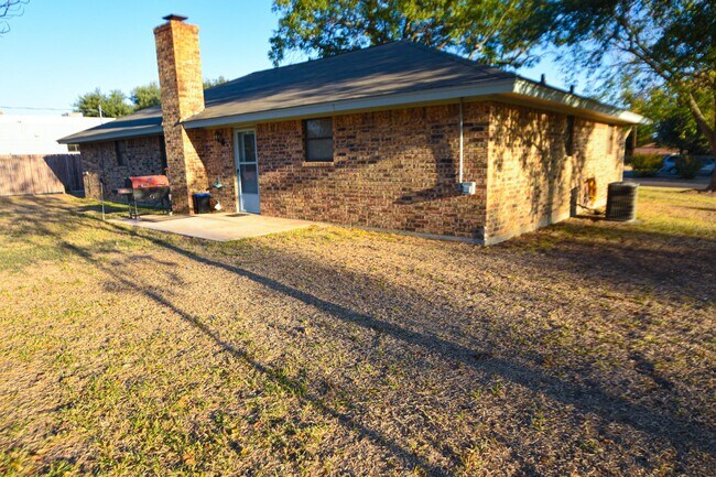 Building Photo - 522 Moonlight Trl