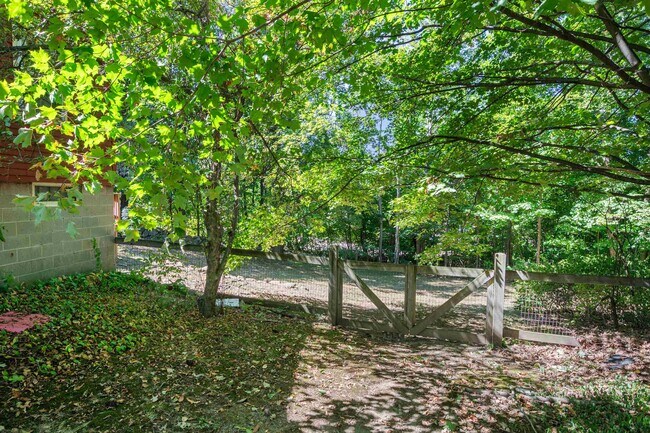 Building Photo - 468 Union Ave