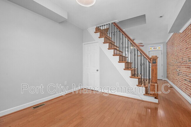 Building Photo - 1125 Haubert St