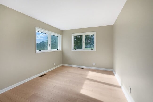 Building Photo - 11110 Highland Dr