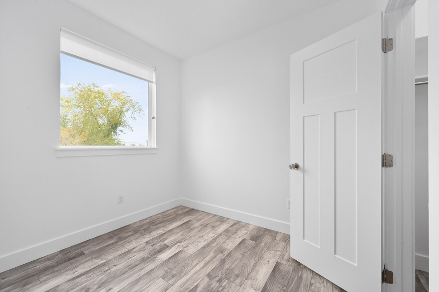 Building Photo - 315 W Reed Ave