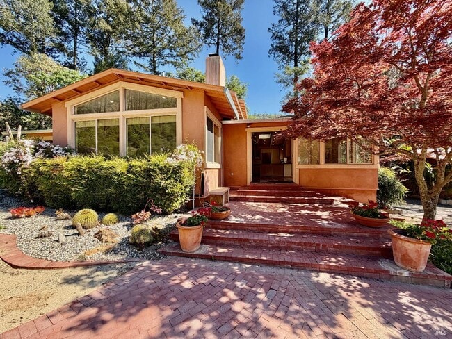 Building Photo - 321 Dutch Henry Canyon Rd