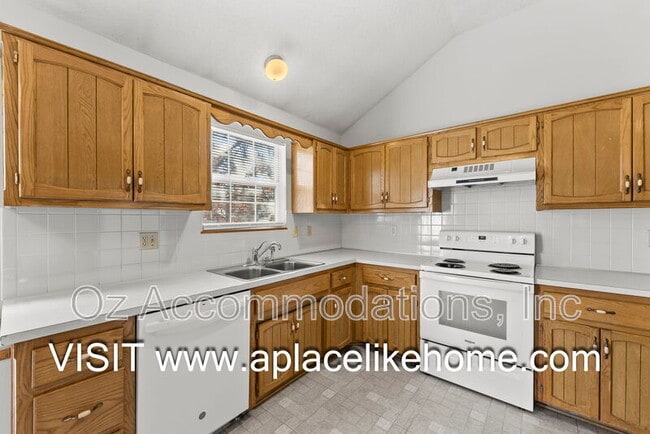 Building Photo - 1225 E Butterfield Pl