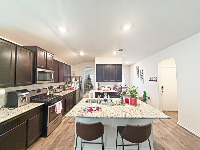 Building Photo - 13138 Whispering Bend, San Antonio, TX 78252