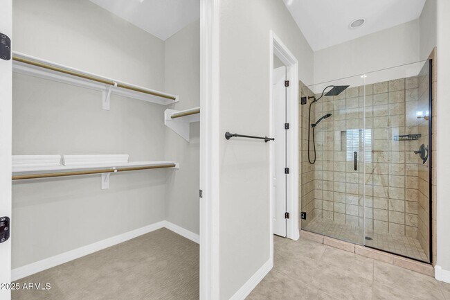 Building Photo - 4213 E Edgemont Ave