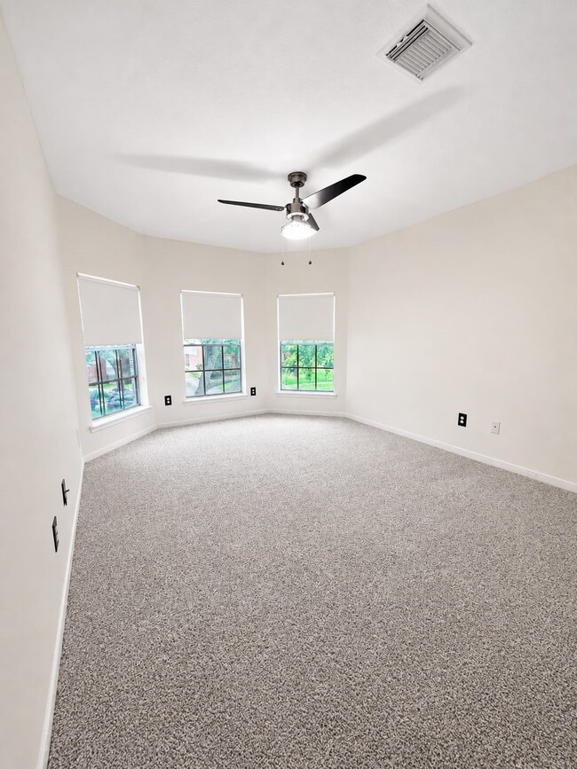 Building Photo - 11915 Gardner Park Ln