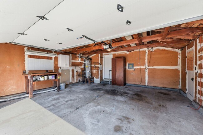 Building Photo - 5880 Taormino Ave