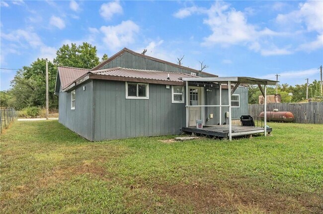 Building Photo - 301 Melton Dr