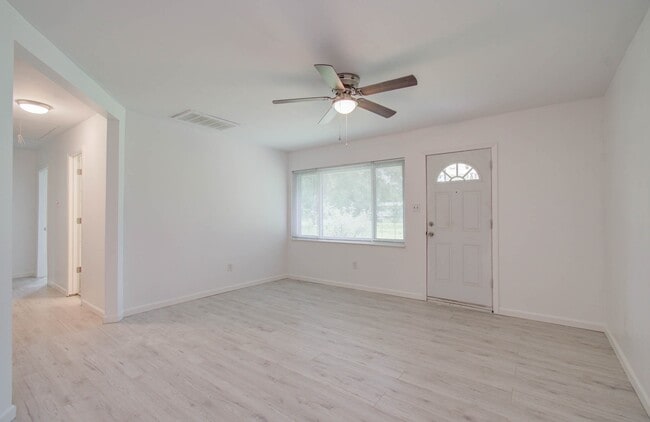 Building Photo - 309 Donatto Dr