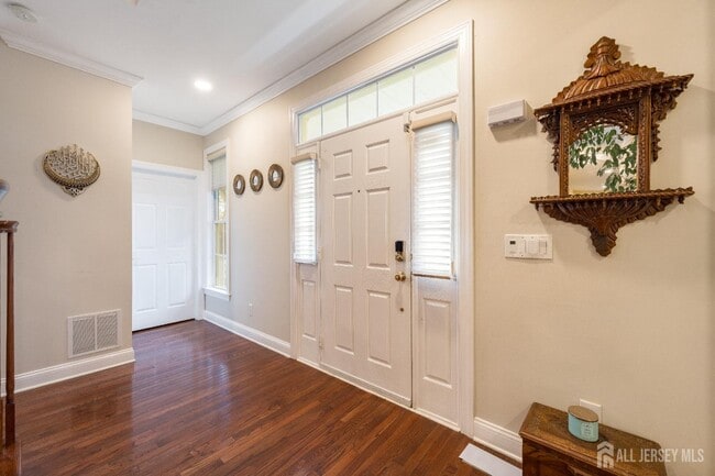 Building Photo - 2 Spinnaker Dr