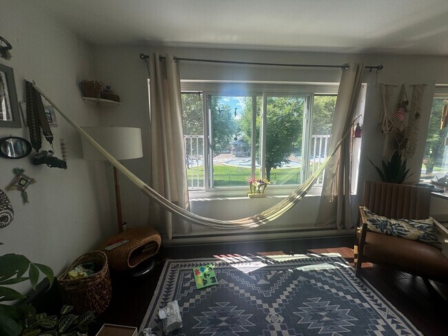 Building Photo - 128 Marginal St