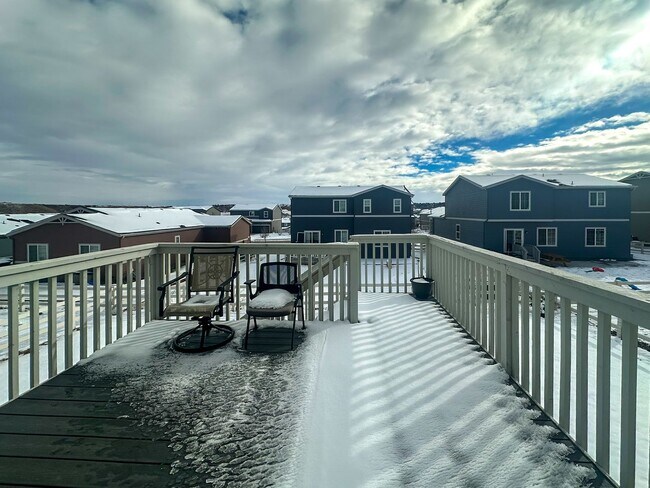 Building Photo - Grand 6bd 4ba Crystal Valley home with an in-law suite!!!