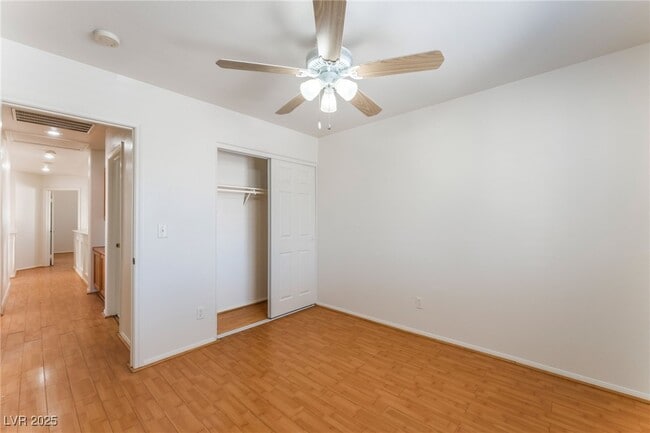 Building Photo - 10412 Shadowland Ave