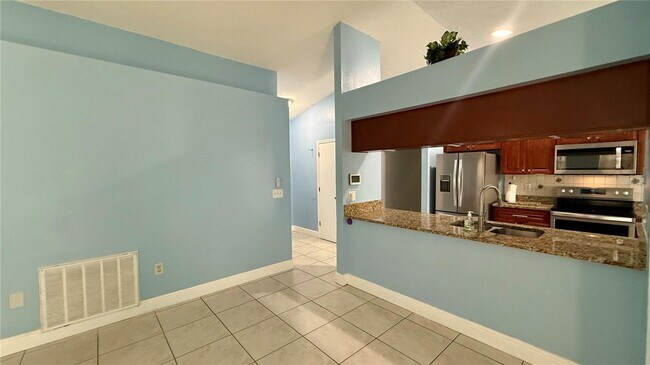 Building Photo - 2482 Quail Run Blvd N