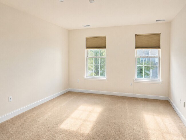 Building Photo - Spacious 2-Bedroom, 2-Bath Condo in Graduate Hospital with Thoughtful Layout