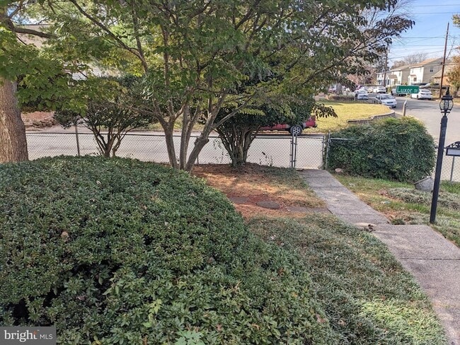 Building Photo - 137 Holden Dr