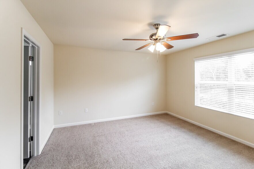 Building Photo - 295 Hamilton Pointe Dr