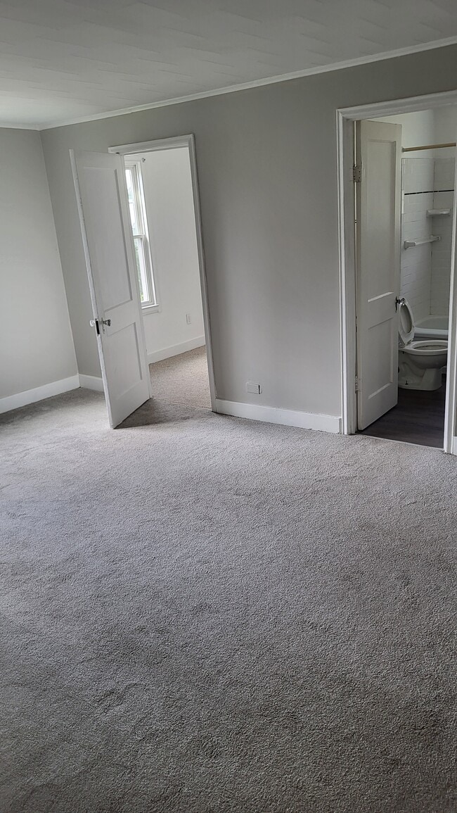 Building Photo - 23 Locust Park