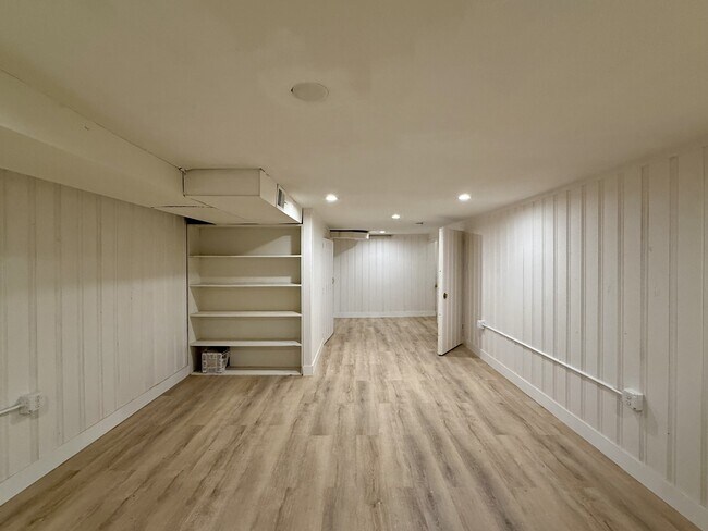 Building Photo - 1415 S Jackson St