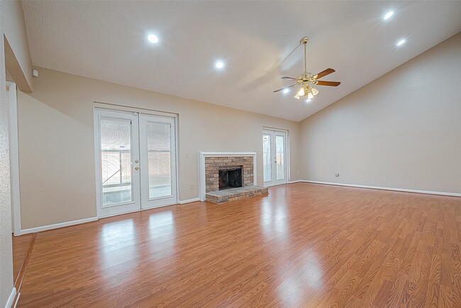 Building Photo - 3231 E Heatherock Cir