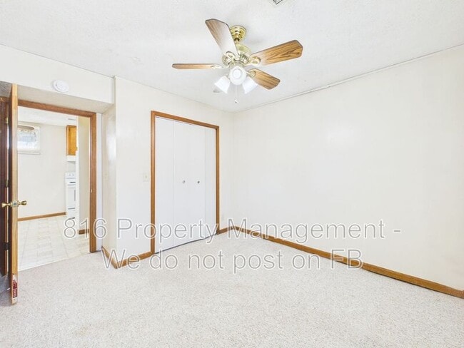 Building Photo - 402 S Commercial Ave