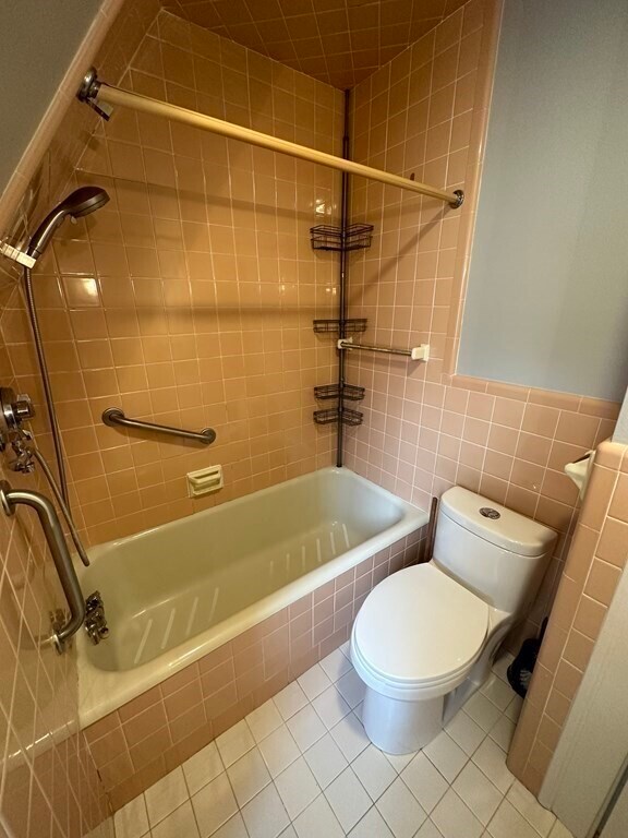 Building Photo - 238 Ashcroft Rd