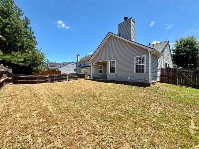 Building Photo - 889 Clairidge Elm Trail SW