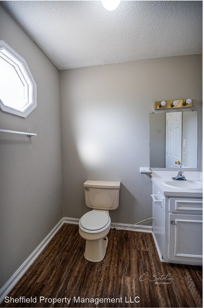 Building Photo - 3 br, 1.5 bath House - 161 Lee Rd 207
