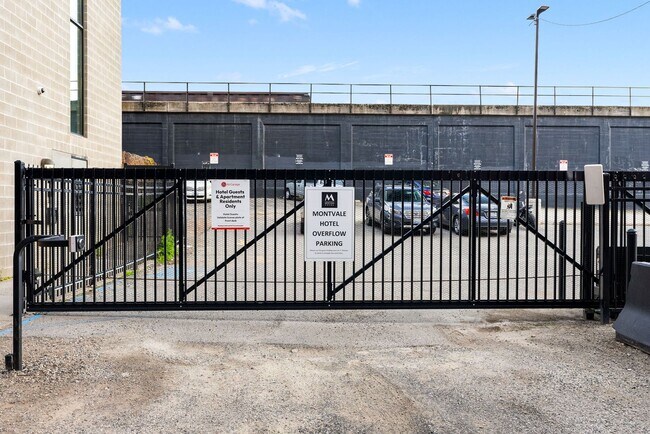 Building Photo - 1016 W Railroad Alley