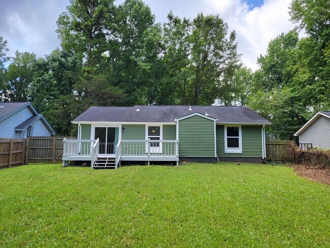 Building Photo - 3 bedroom home in Charlotte