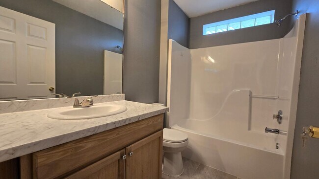 Building Photo - One Story Home in Royal Ridge, Davenport