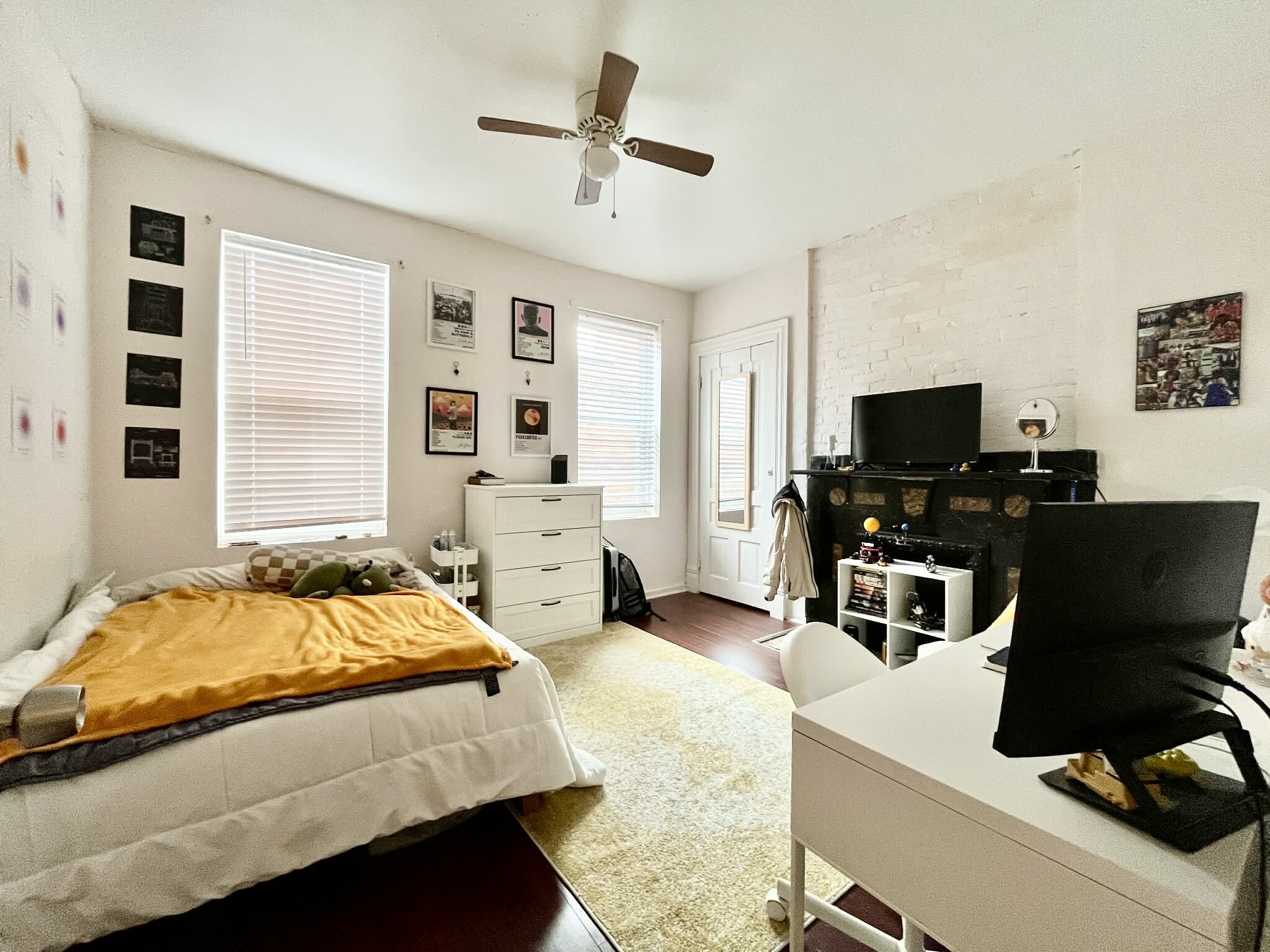 Building Photo - 3345 Parkview Ave