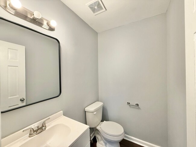 Building Photo - Recently Remodeled 3BD, 2.5BA Raleigh Town...