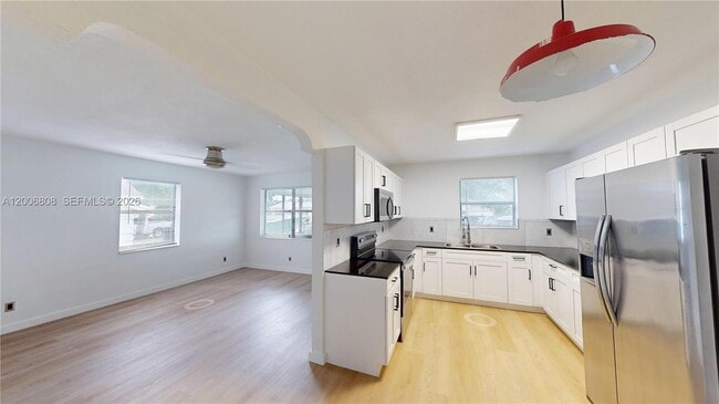 Building Photo - 2211 Cleveland St