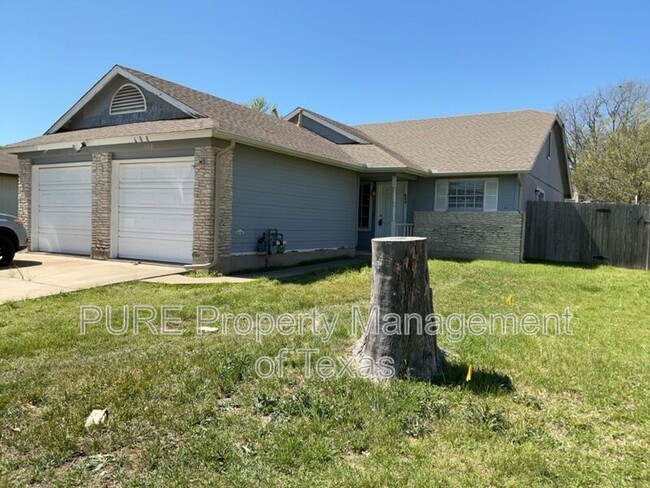 Building Photo - 608 Greenlawn Blvd