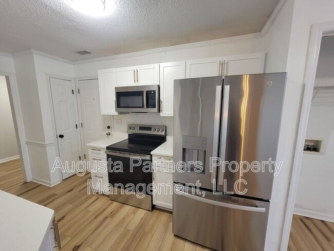 Building Photo - 2312 Perot Dr