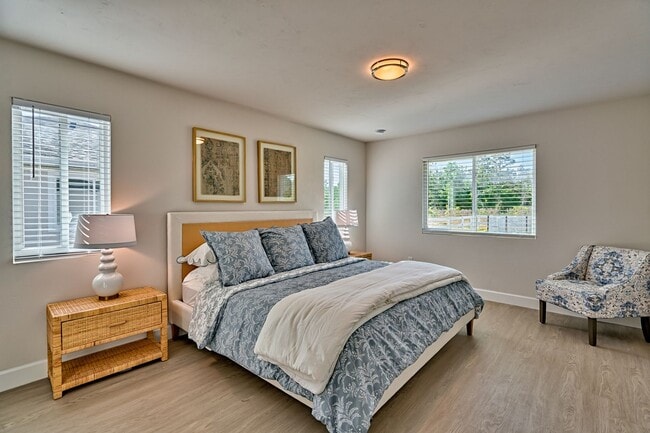 Building Photo - NEW HOME! 3/2  in Hawthorne