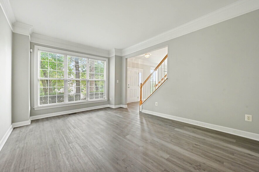 Building Photo - 1203 Fairfax Woods Dr