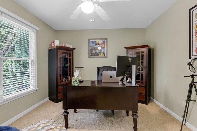 Building Photo - 3247 Blackstone Run