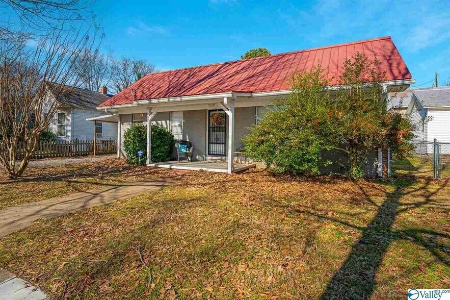 Primary Photo - 623 E Tuscaloosa St