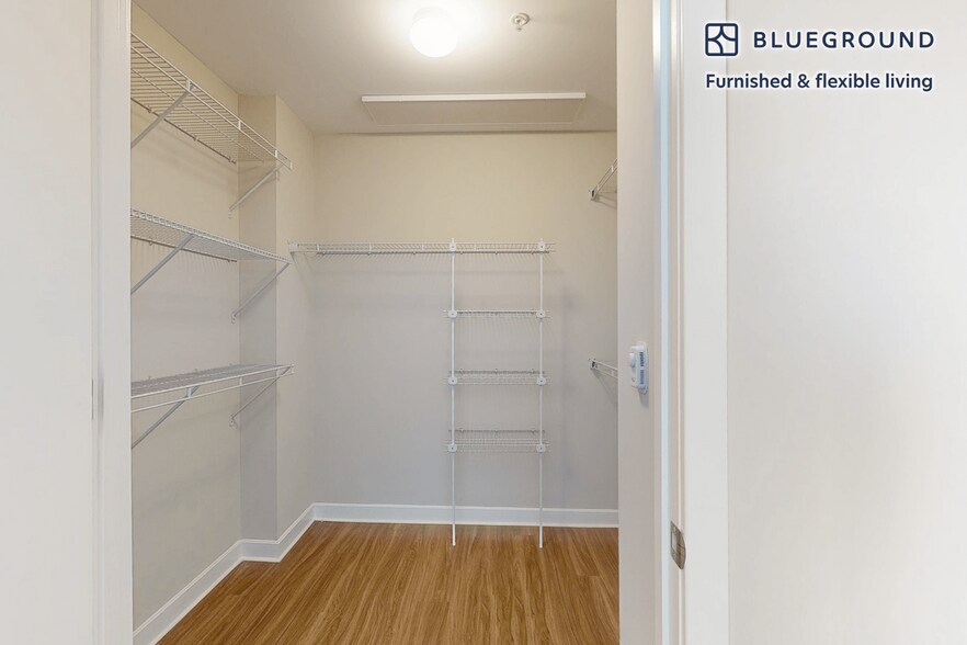 Building Photo - 77 Exeter St