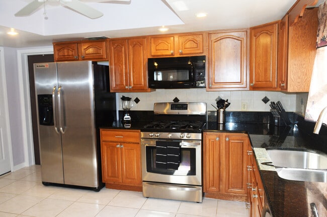 Building Photo - 8416 Indian Wells Ct