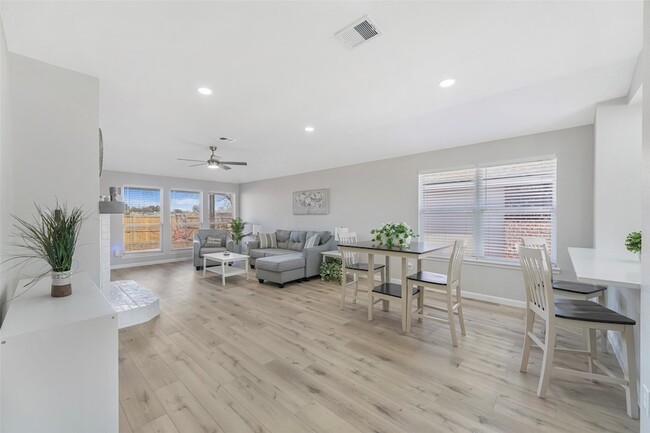 Building Photo - 2608 Glenhaven Dr