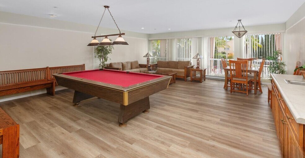 Building Photo - 4730 Noyes St