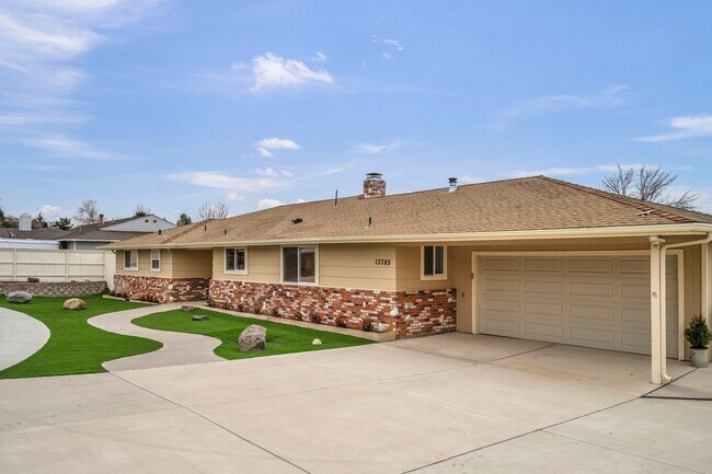 Building Photo - FULLY FURNISHED MOUNTAIN VIEW RETREAT with HOT TUB, RV PARKING & NO HOA
