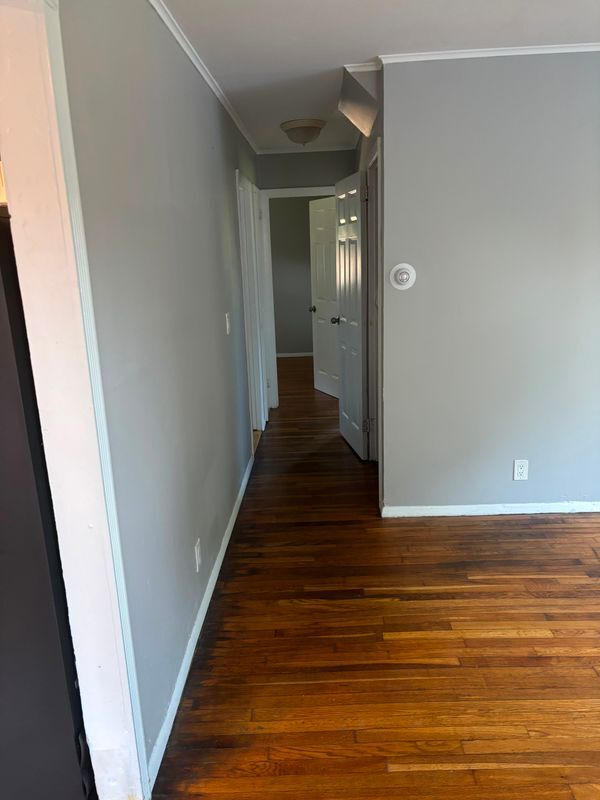 Building Photo - 69 Rugby Dr W